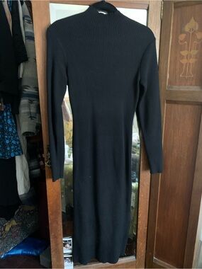 Elegant Black Ribbed Maxi Sweater Dress with Long Sleeves